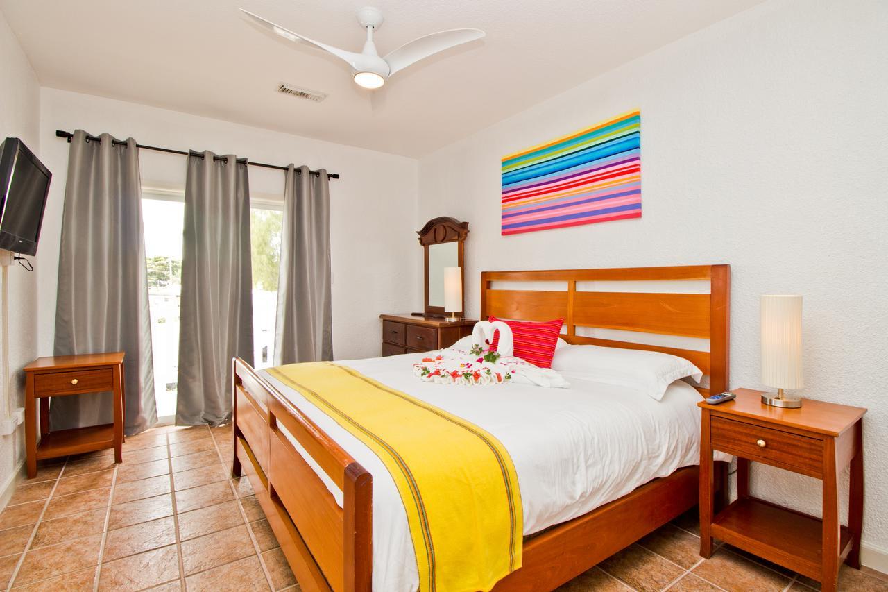 Banyan Bay Suites San Pedro  Exteriér fotografie