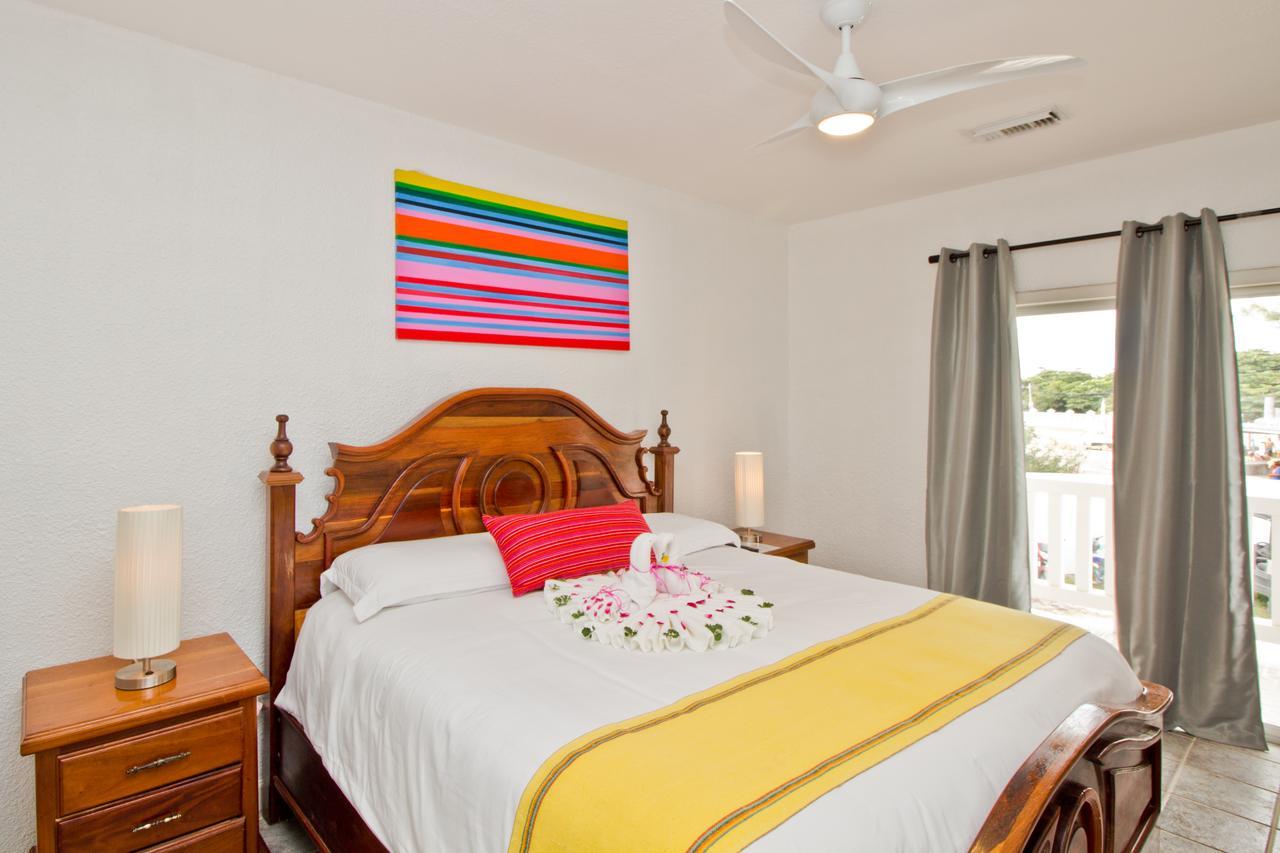 Banyan Bay Suites San Pedro  Exteriér fotografie