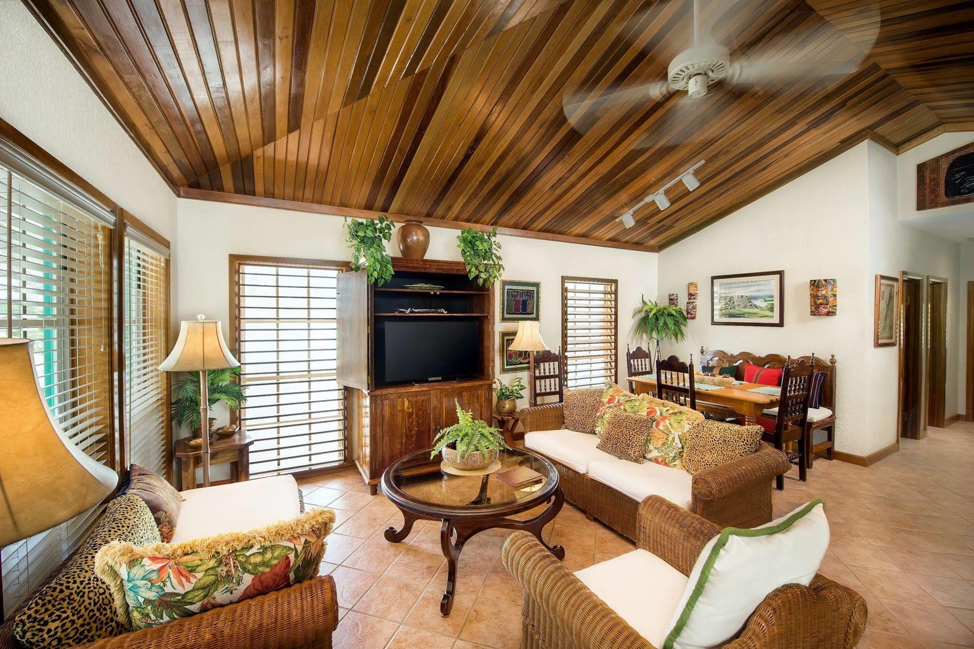 Banyan Bay Suites San Pedro  Exteriér fotografie